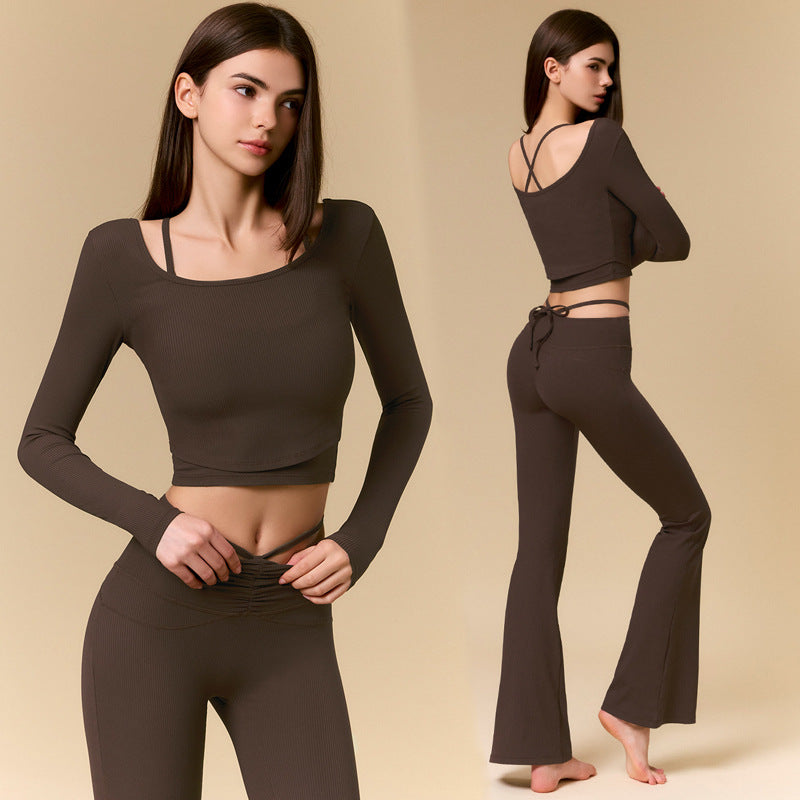 Damen 3-teiliges Yoga Set – Open-Back Crop Top & Flared Pants – Produktbild 2 – Farbe „Brown“