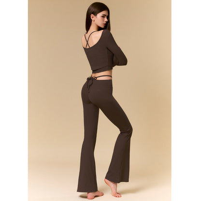 Damen 3-teiliges Yoga Set – Open-Back Crop Top & Flared Pants – Produktbild 5 – Farbe „Brown“