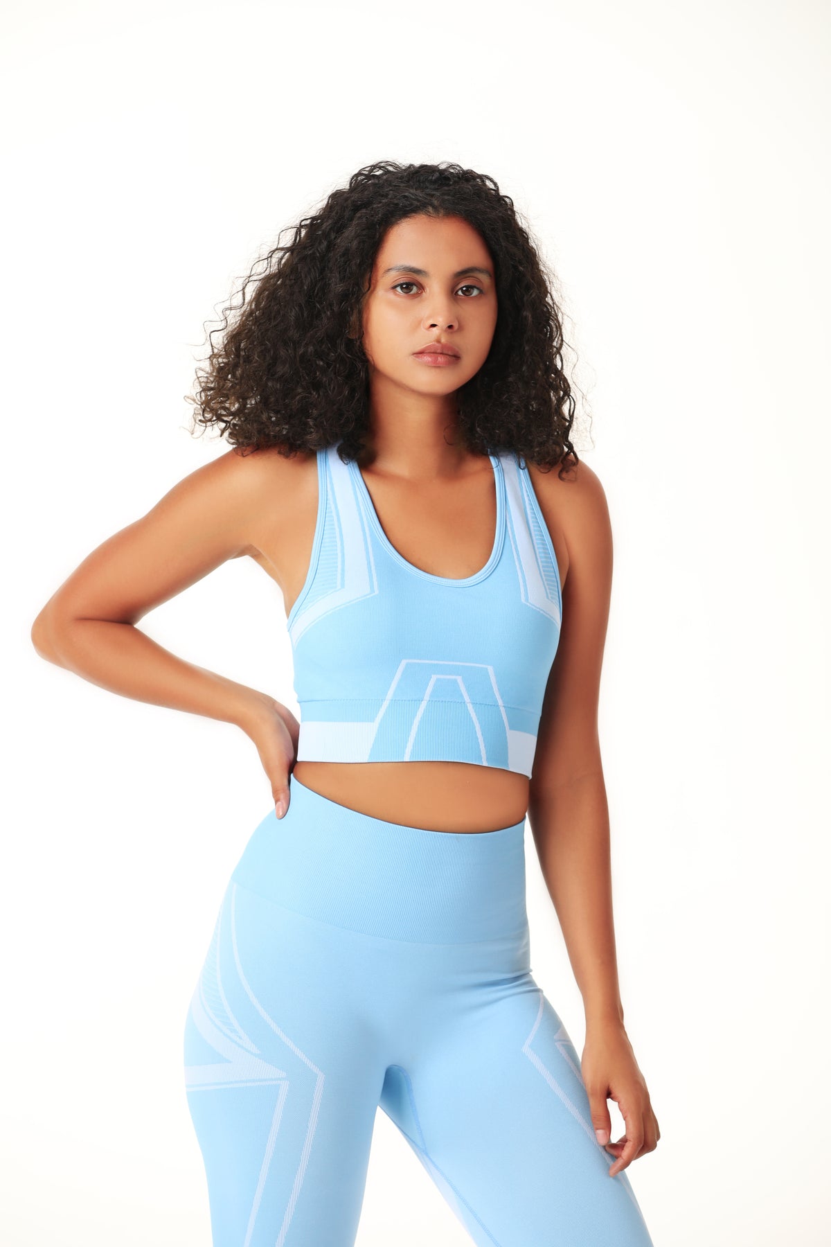Damen Nude Seamless Yoga Set – Sport-BH & Kurzarm Pants – Produktbild 2 – Farbe „Blue“