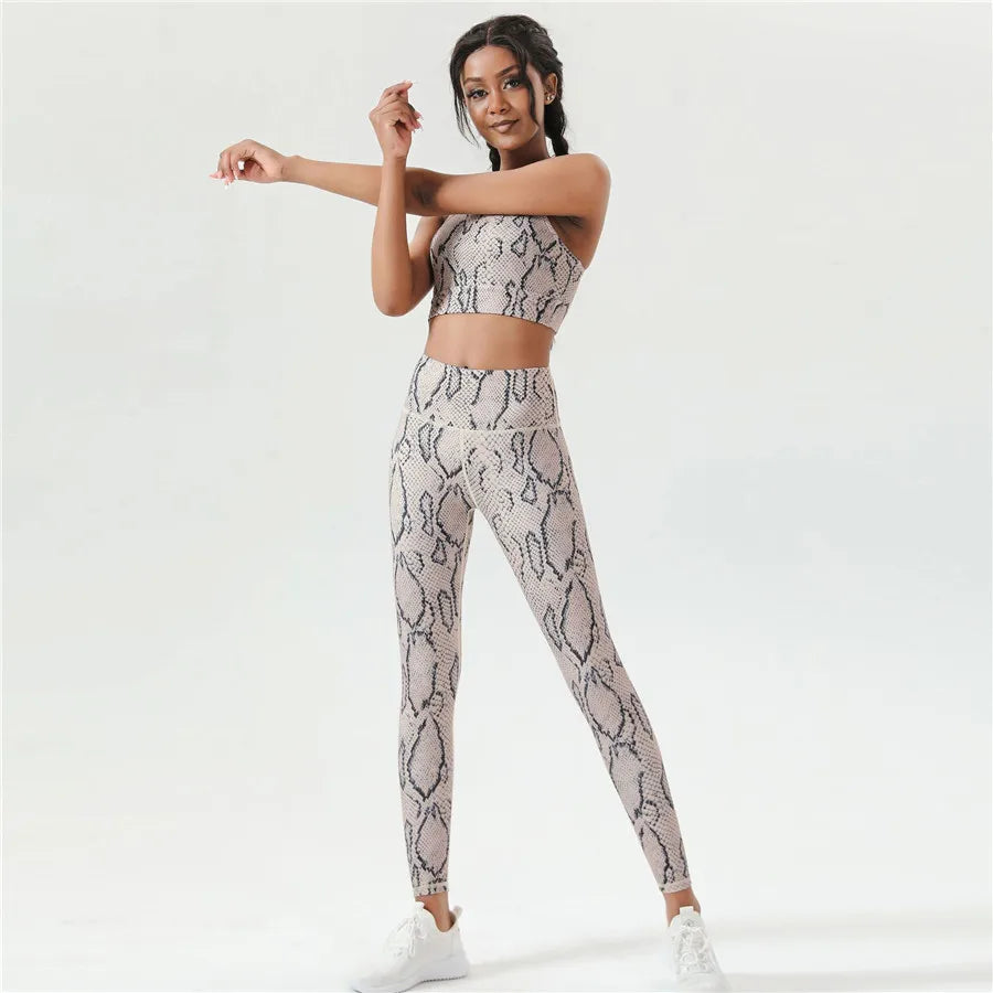 Damen Yoga Set Snake-Optik – Sport-BH & Leggings – Produktbild 4 – Farbe „khaki“