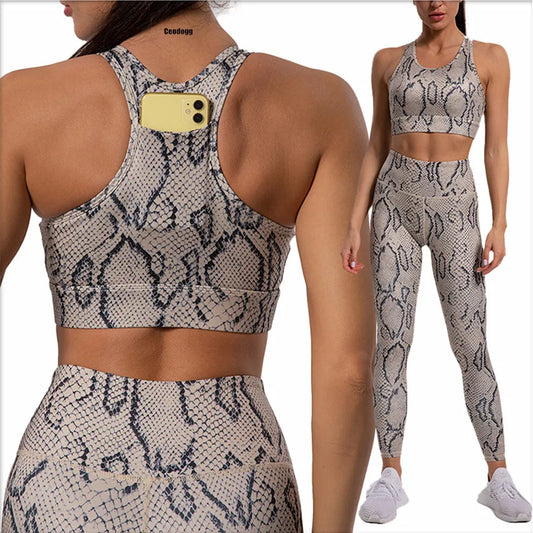 Damen Yoga Set Snake-Optik – Sport-BH & Leggings – Produktbild 2 – Farbe „khaki“
