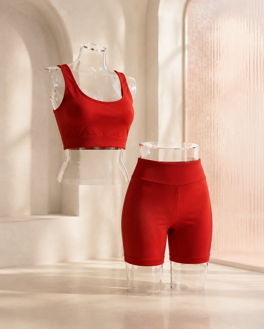 Isela zweiteiliges Sport-Set Rot – 3D Kampagnenansicht im Studio